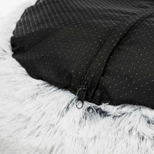 Lade das Bild in den Galerie-Viewer, Trixie Bett Harvey - rund weiß-schwarz / 50 cm