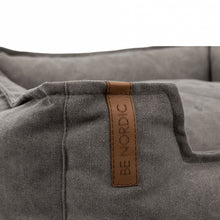 Lade das Bild in den Galerie-Viewer, Trixie BE NORDIC Bett Föhr - dunkelgrau 80 x 60 cm
